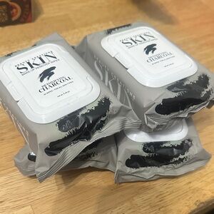 Skin Charcoal Cleansing Wipes